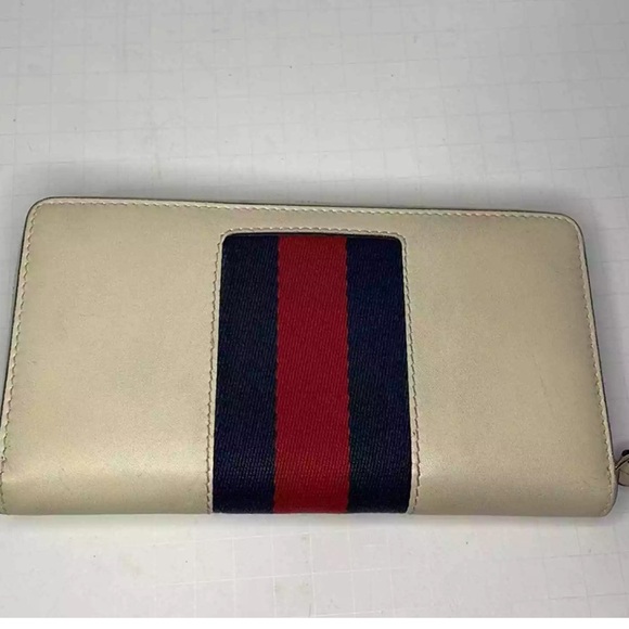 Authentic GUCCI Sylvie cream leather and stripe gold buckle wallet - Picture 4 of 16